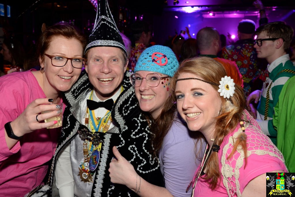 ../Images/Carnavals maandagavond in VdG 146.jpg